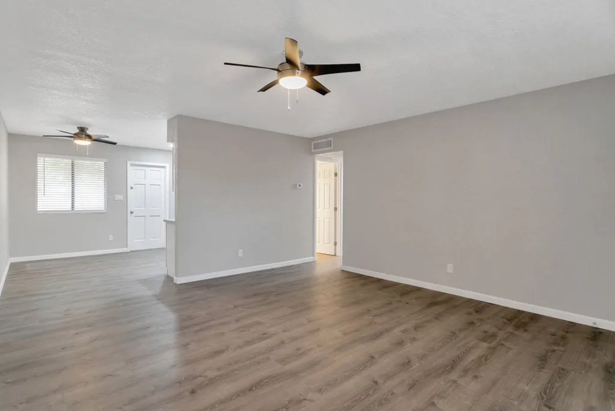 23 Palms Apartments photo 2
